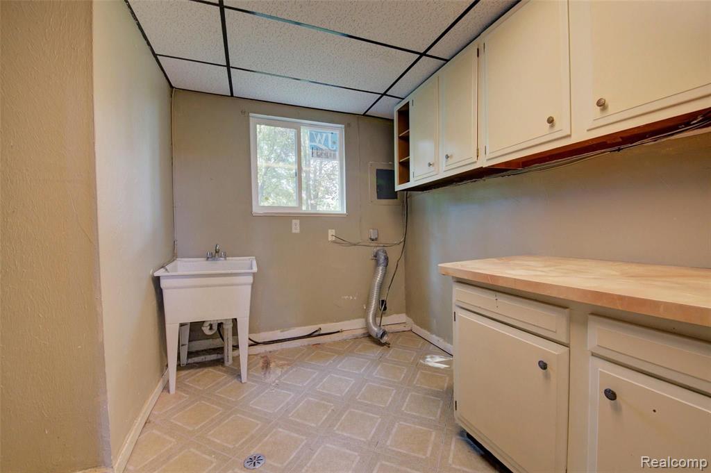 6161 Gordon Road Waterford, MI 48327 - Photo 25 of 53