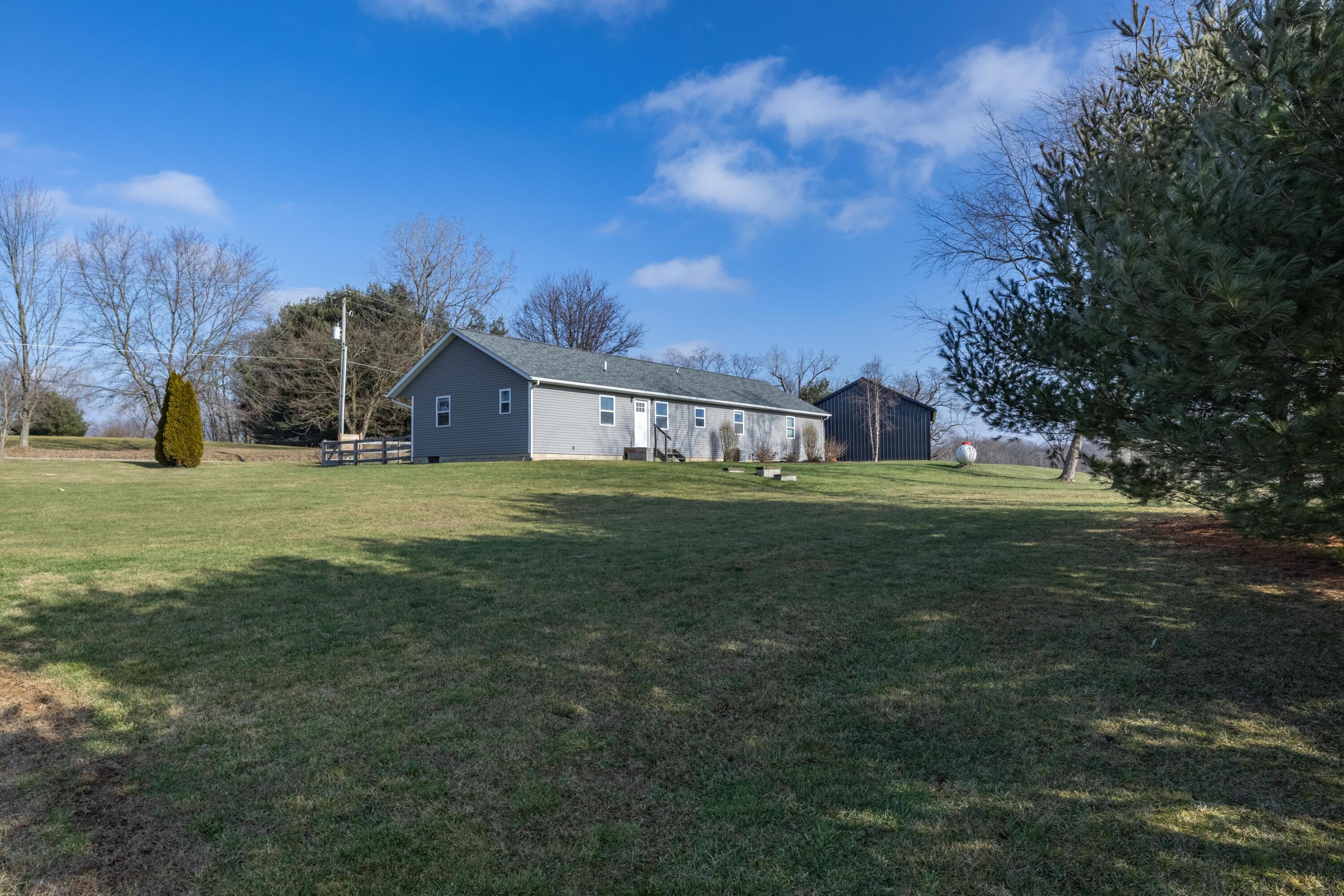 2262 Hoss Road Utica, OH 43080 - Photo 35 of 37 .