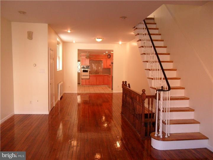 1610 West Ritner Street Philadelphia, PA 19145 - Photo 4 of 16 Living Room
