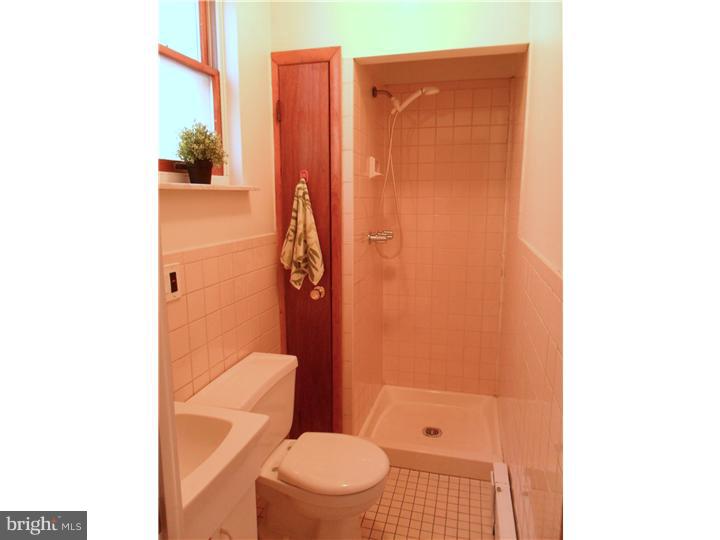 1610 West Ritner Street Philadelphia, PA 19145 - Photo 8 of 16 Bathroom
