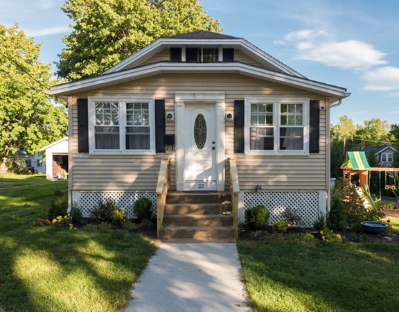 32 Sunset Road Gardner, MA 01440 - Photo 1 of 23 Gallery Image 1
