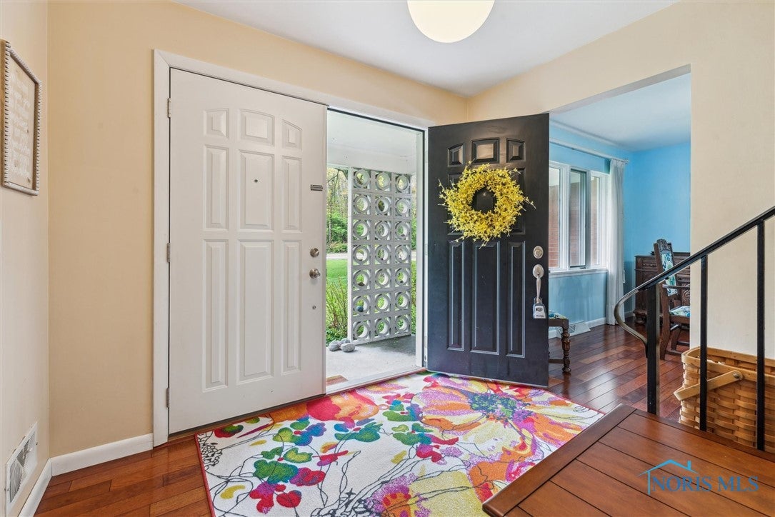 3448 Corey Road Toledo, OH 43615 - Photo 4 of 33 Entryway