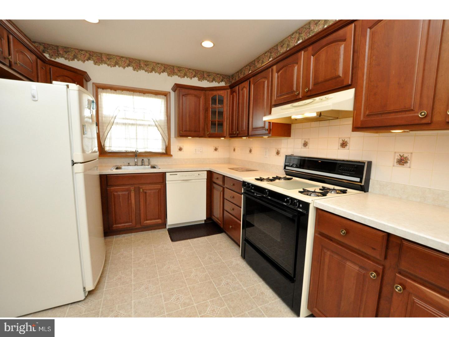 109 South Chester Avenue Riverside, NJ 08075 - Photo 8 of 25 Kitchen