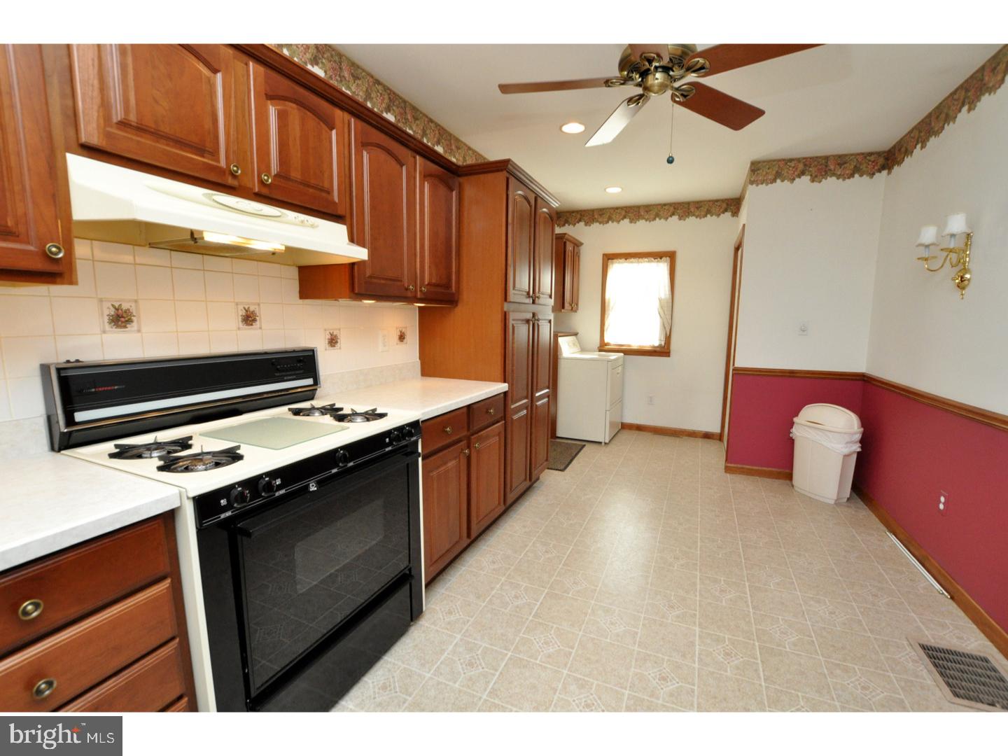 109 South Chester Avenue Riverside, NJ 08075 - Photo 9 of 25 Kitchen