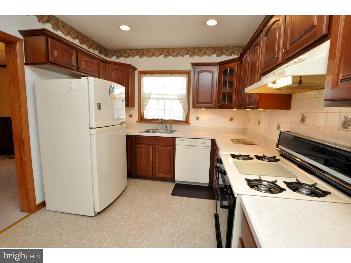 109 South Chester Avenue Riverside, NJ 08075 - Photo 10 of 25 Kitchen