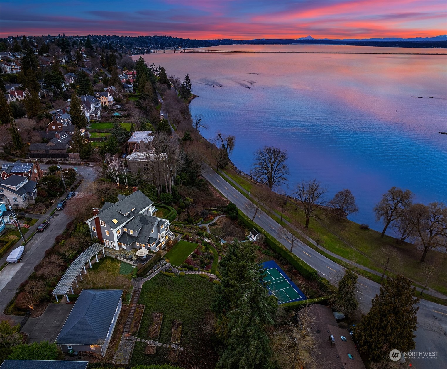 3708 42nd Avenue South Seattle, WA 98144 - Photo 3 of 40 a view of a city
