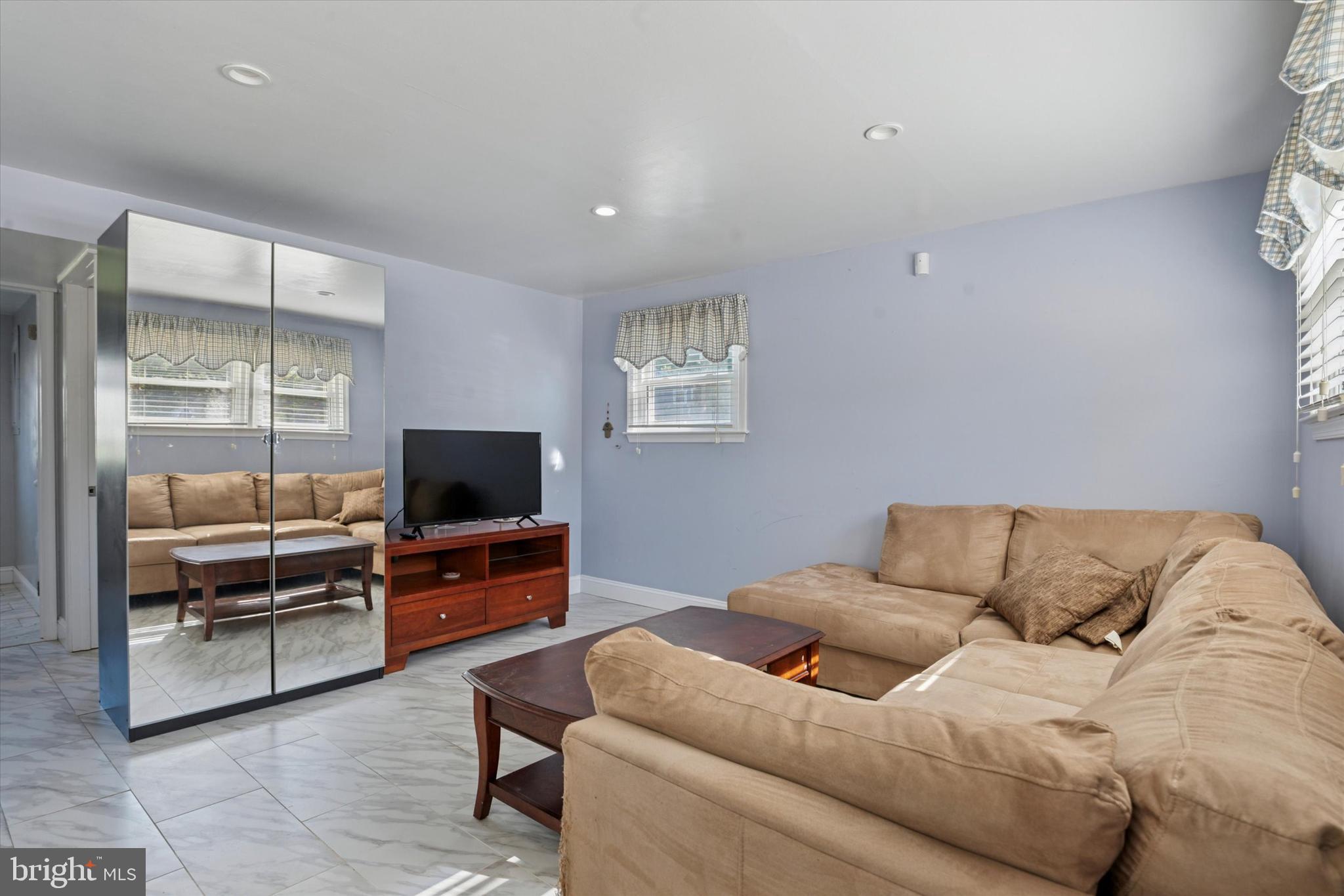 318 Ashbourne Road Claymont, DE 19703 - Photo 5 of 12 Living Room