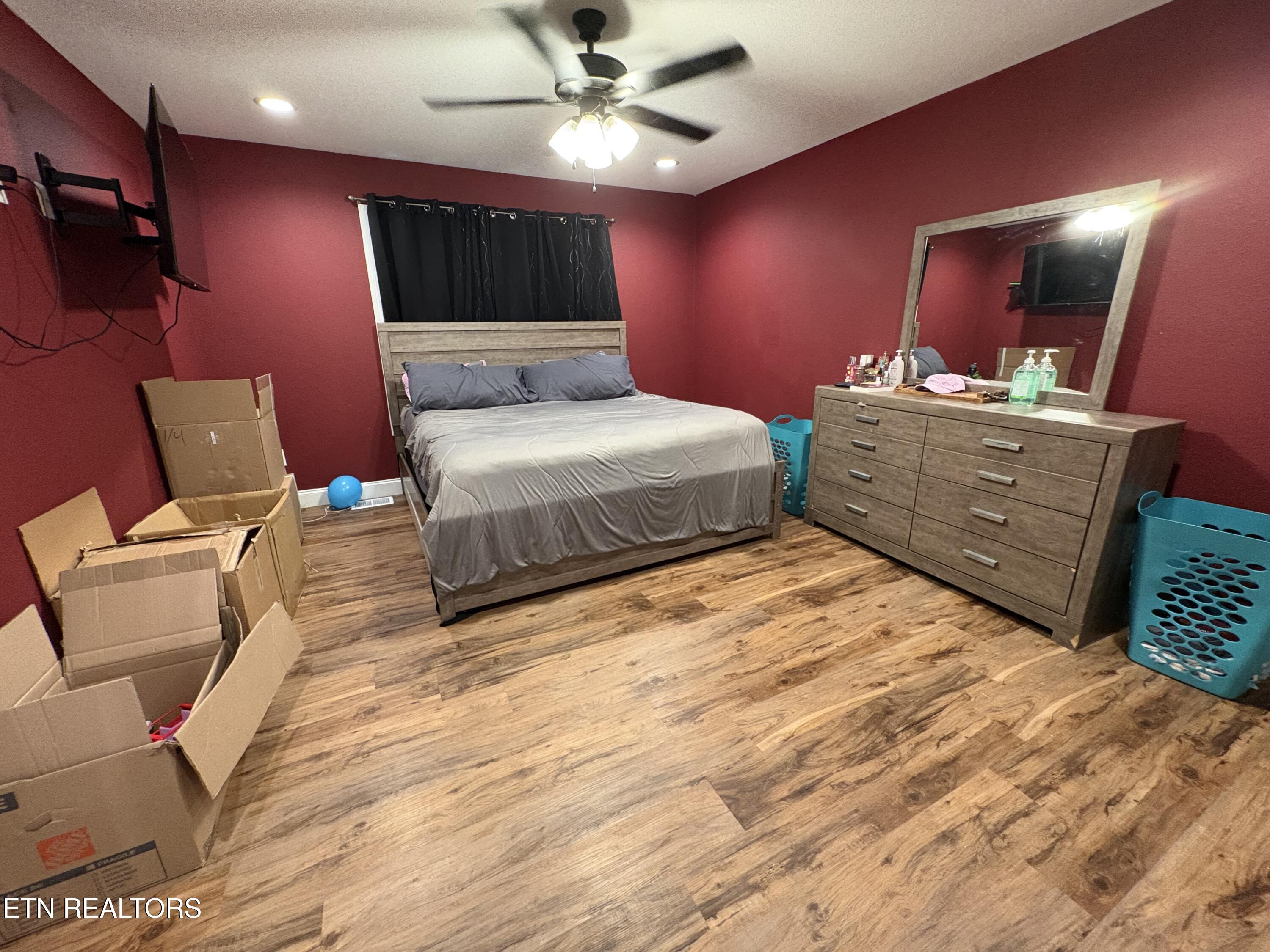 327 Thomas Loop Road Sevierville, TN 37876 - Photo 9 of 18 Master Bedroom