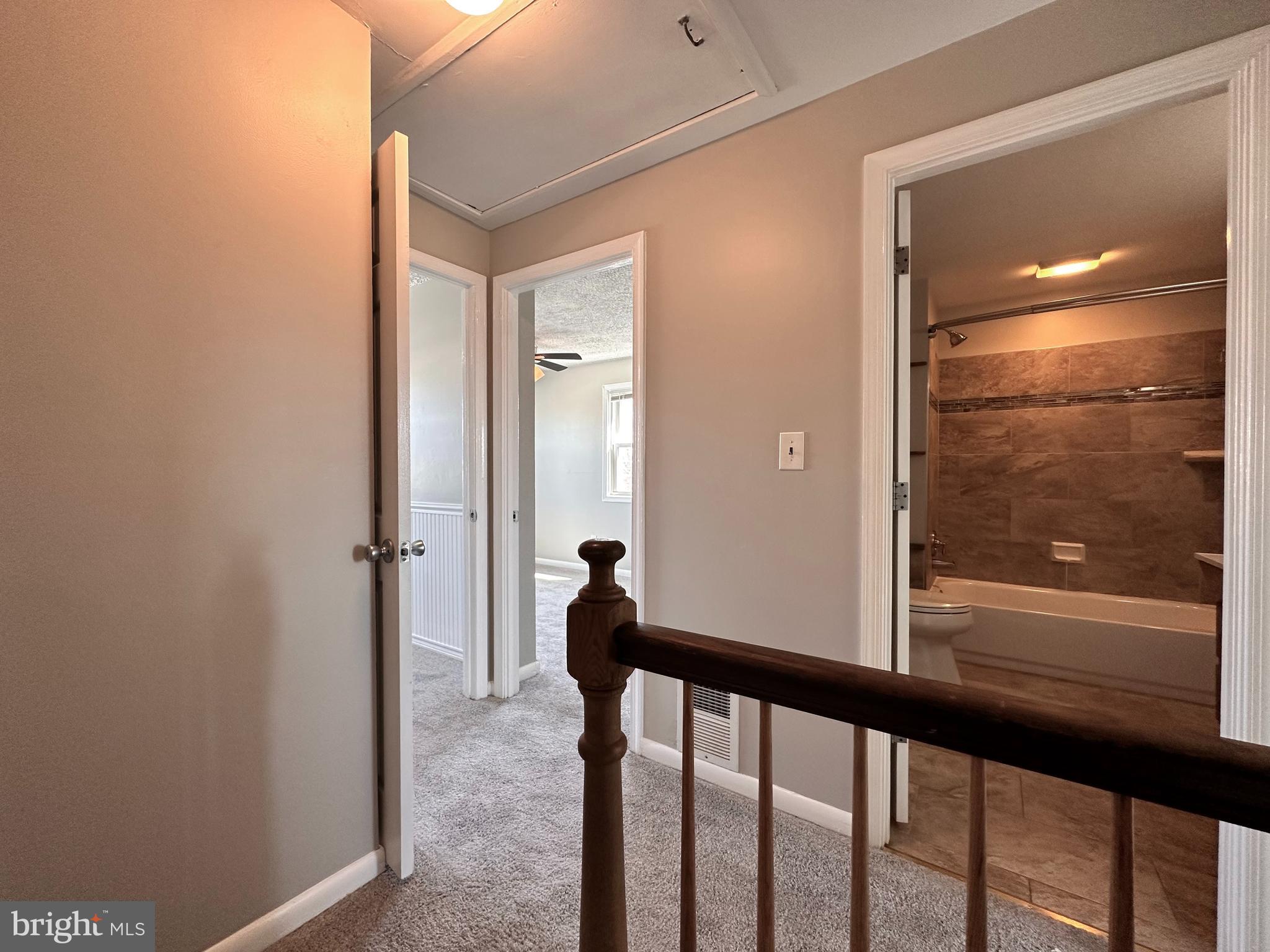8154 North Boundary Road Dundalk, MD 21222 - Photo 20 of 54 Hallway