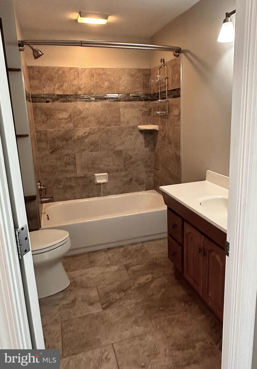 8154 North Boundary Road Dundalk, MD 21222 - Photo 30 of 54 Family Bath Entry