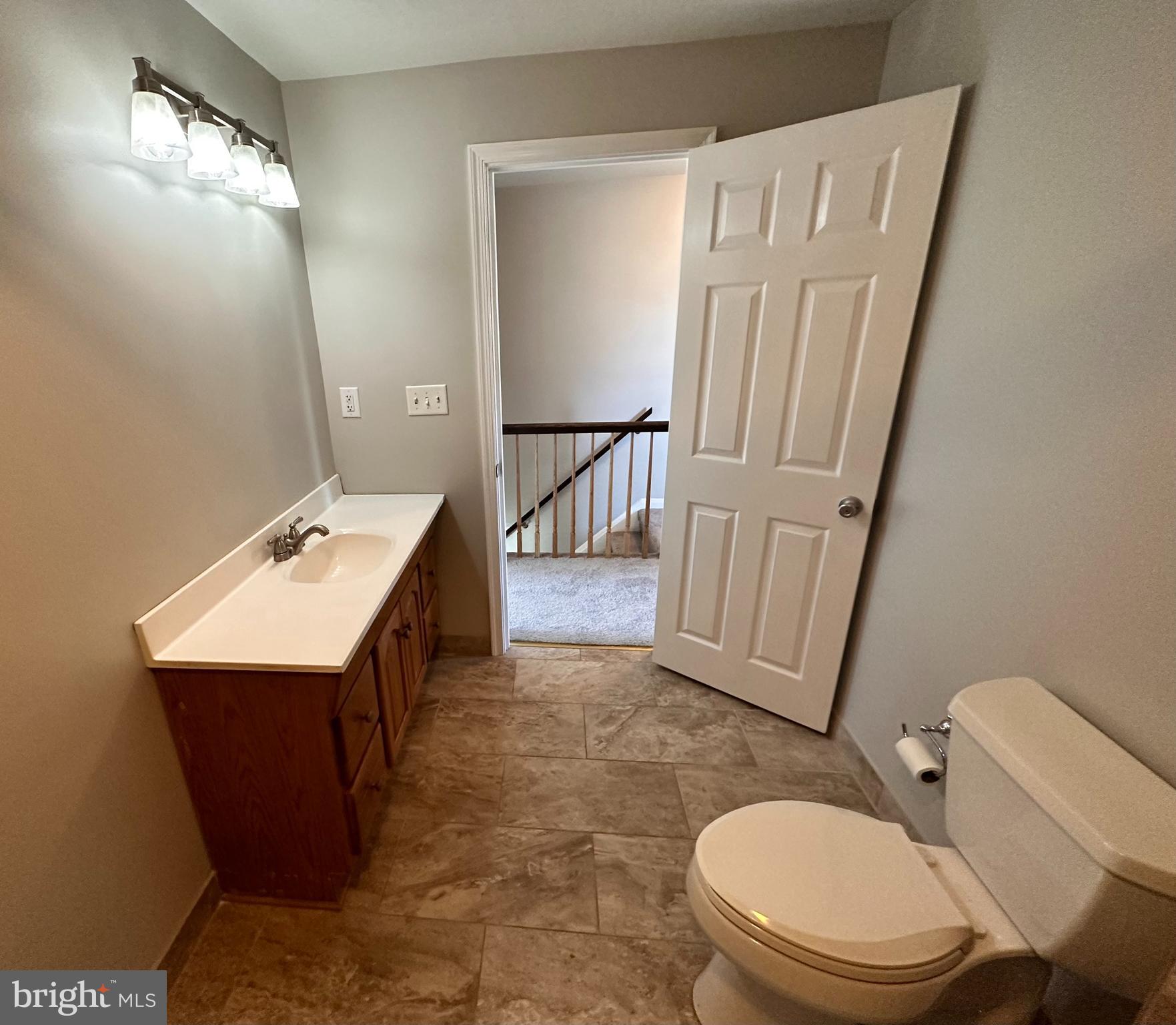 8154 North Boundary Road Dundalk, MD 21222 - Photo 33 of 54 Bath off Hallway