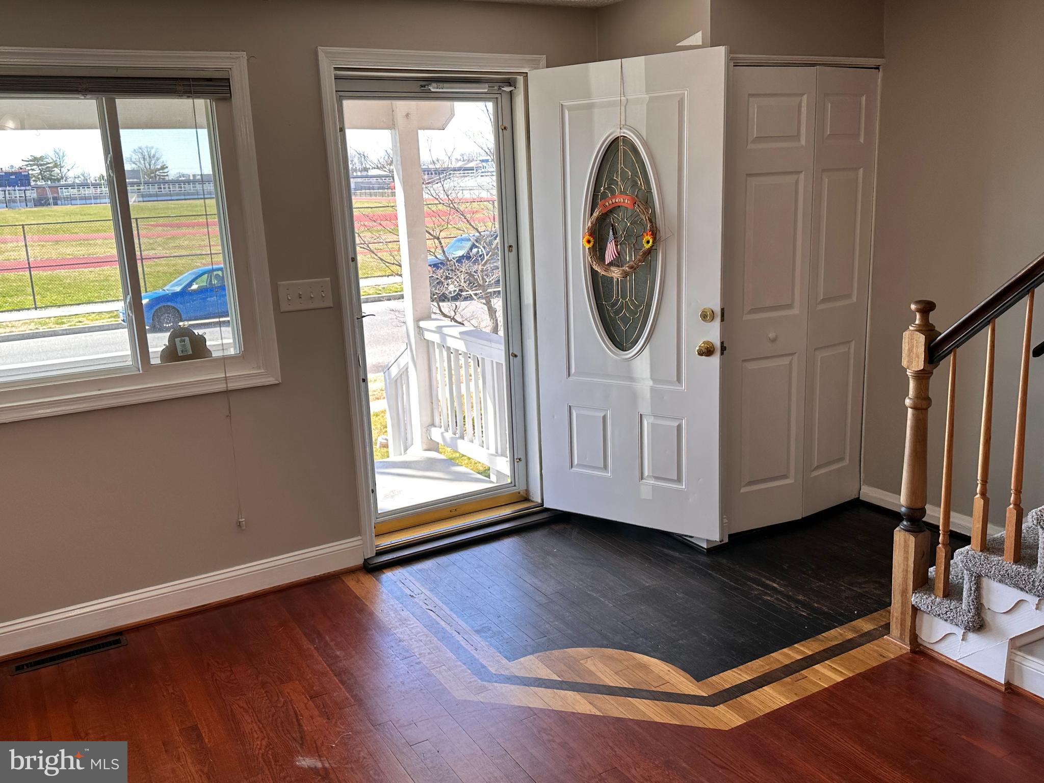8154 North Boundary Road Dundalk, MD 21222 - Photo 9 of 54 Living Room Entry
