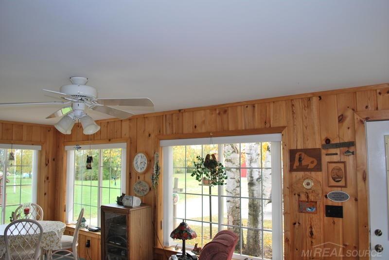 6450 Townsend Road Lexington, MI 48450 - Photo 6 of 11 31267609-5.JPG