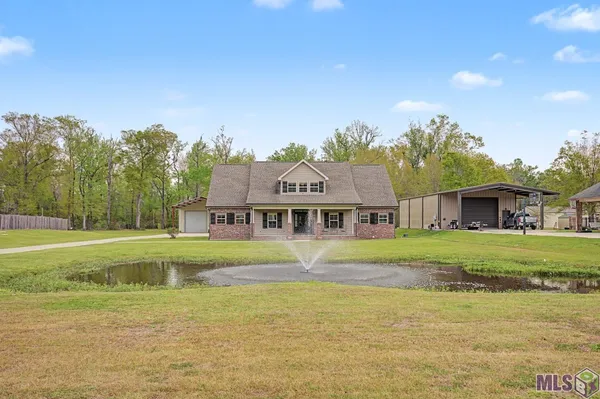 $465,000 | 208 Live Oak Drive, Thibodaux, LA 70301