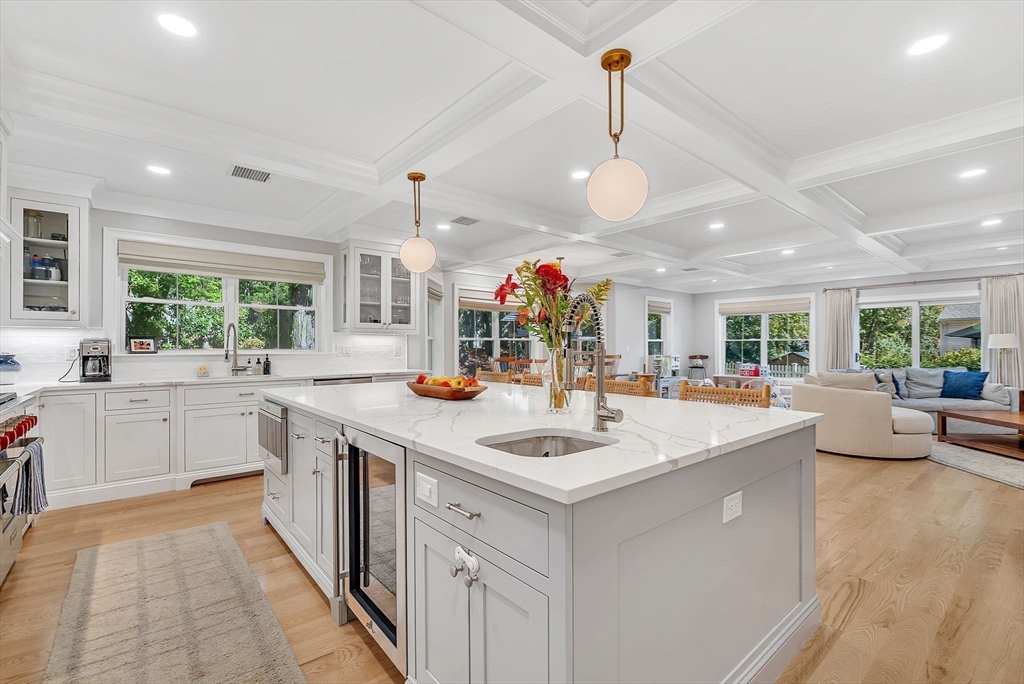 79 Alba Road Wellesley, MA 02481 - Photo 4 of 41