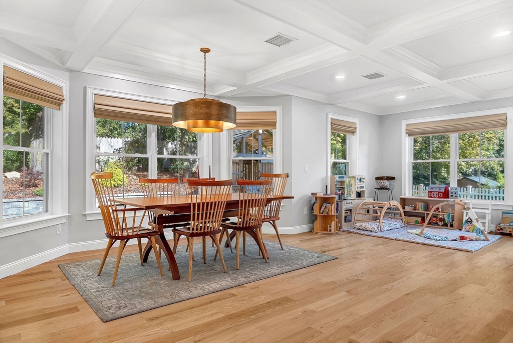 79 Alba Road Wellesley, MA 02481 - Photo 8 of 41