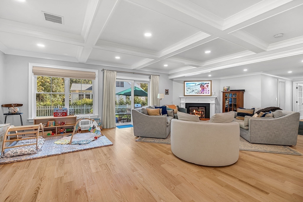 79 Alba Road Wellesley, MA 02481 - Photo 10 of 41