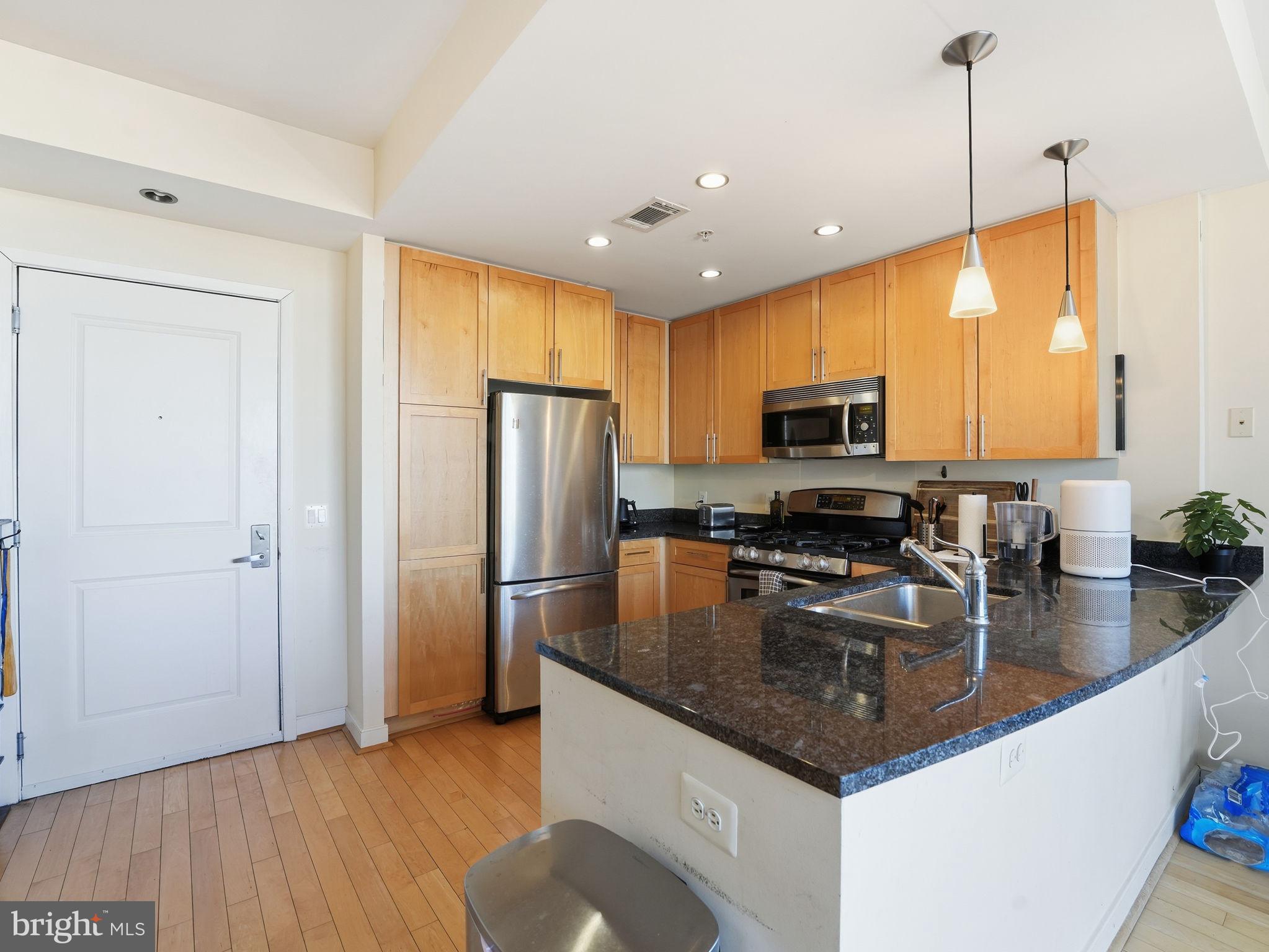 820 North Pollard Street, Unit 910 Arlington, VA 22203 - Photo 3 of 25