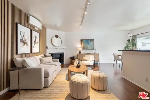 $899,000 | 1337 Berkeley Street, Unit 7, Santa Monica, CA 90404