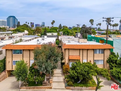 $899,000 | 1337 Berkeley Street, Unit 7, Santa Monica, CA 90404