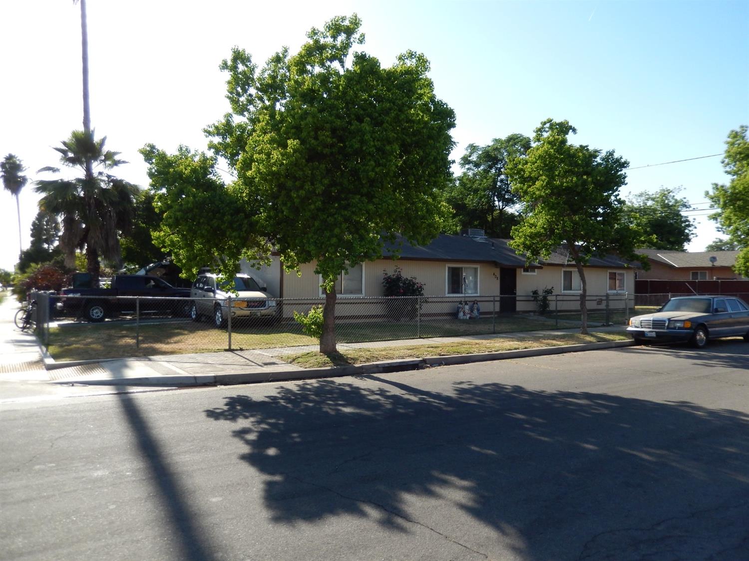482 West Minarets Avenue Fresno, CA 93650 - Photo 3 of 14