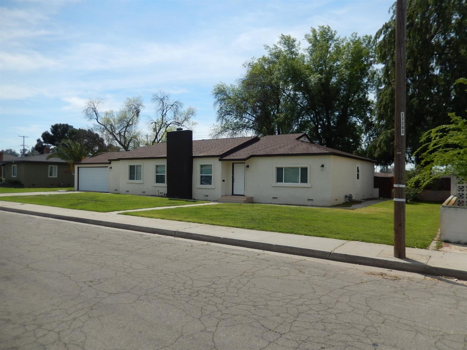 482 West Minarets Avenue Fresno, CA 93650 - Photo 10 of 14