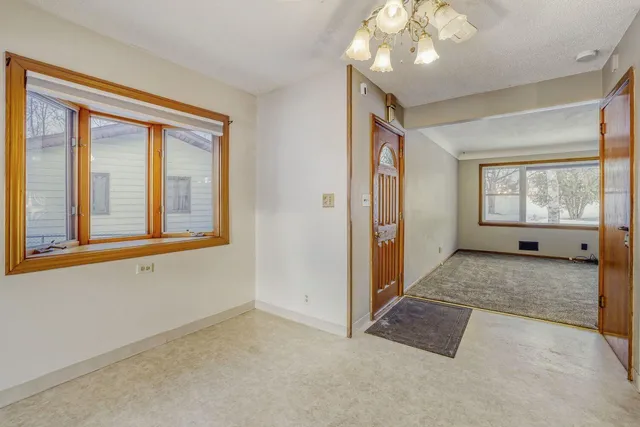 $275,000 | 2196 Howard Court, St. Paul, MN 55119