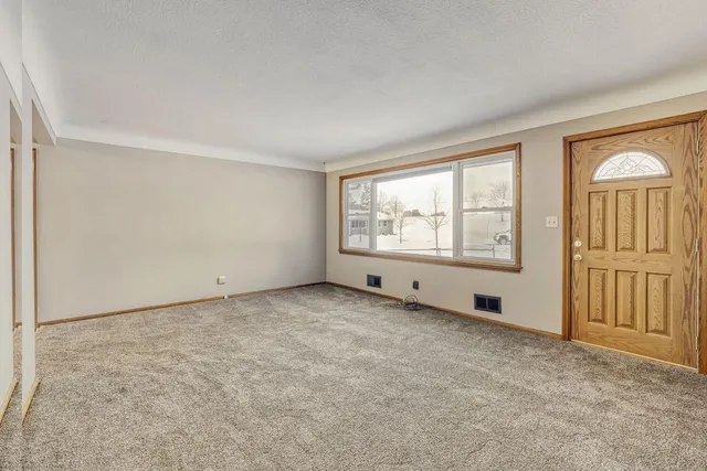 $275,000 | 2196 Howard Court, St. Paul, MN 55119