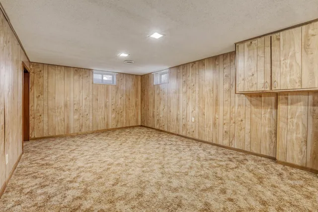 $275,000 | 2196 Howard Court, St. Paul, MN 55119