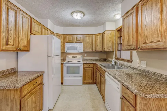 $275,000 | 2196 Howard Court, St. Paul, MN 55119