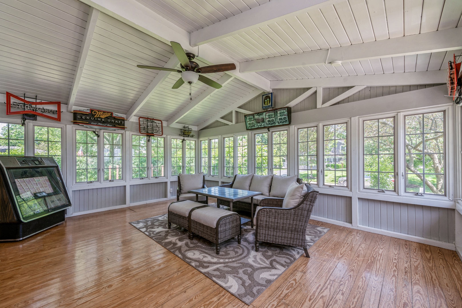 426 High Road Cary, IL 60013 - Photo 15 of 28 a living room with furniture and wooden floor