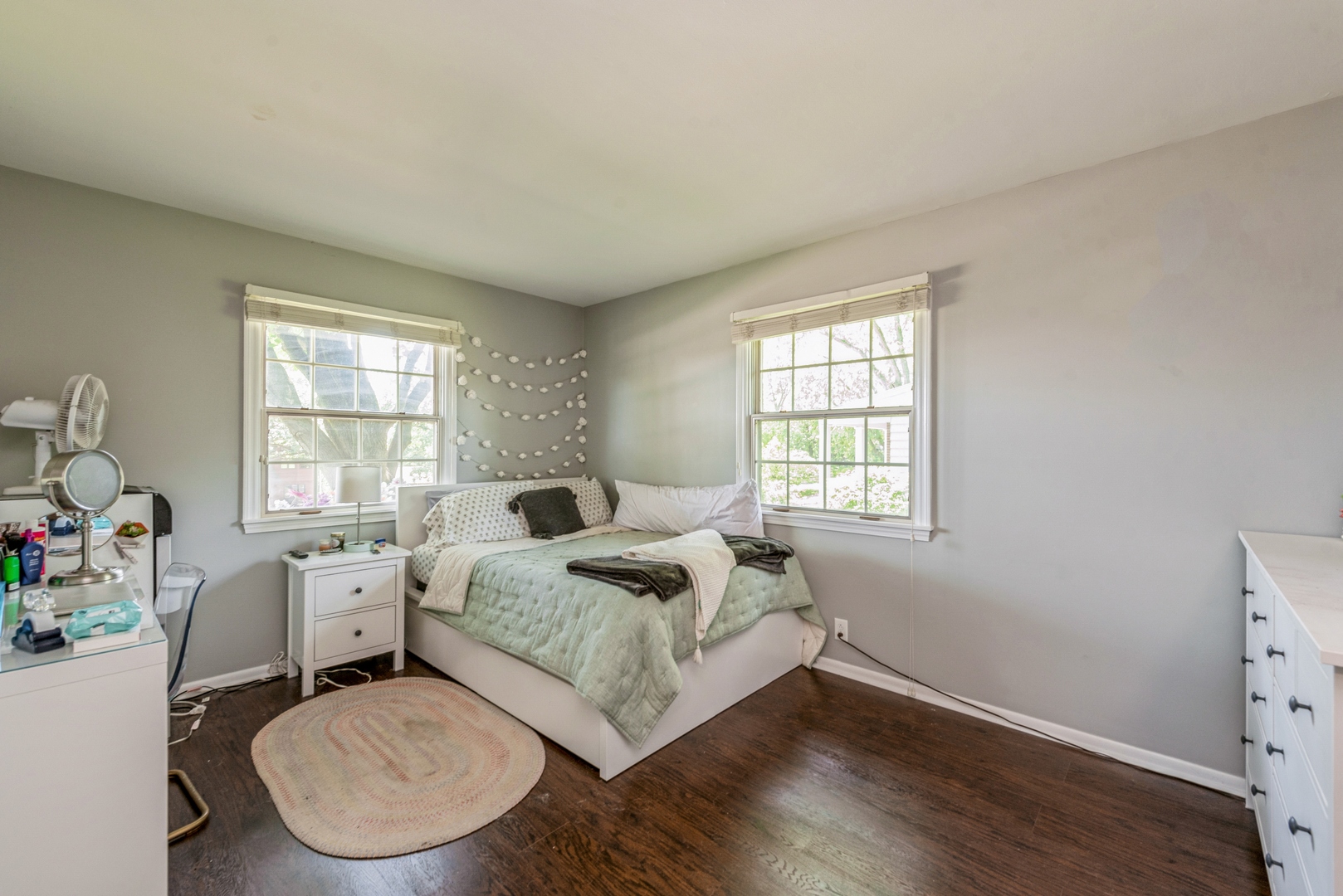 426 High Road Cary, IL 60013 - Photo 17 of 28 a room with a bed and windows