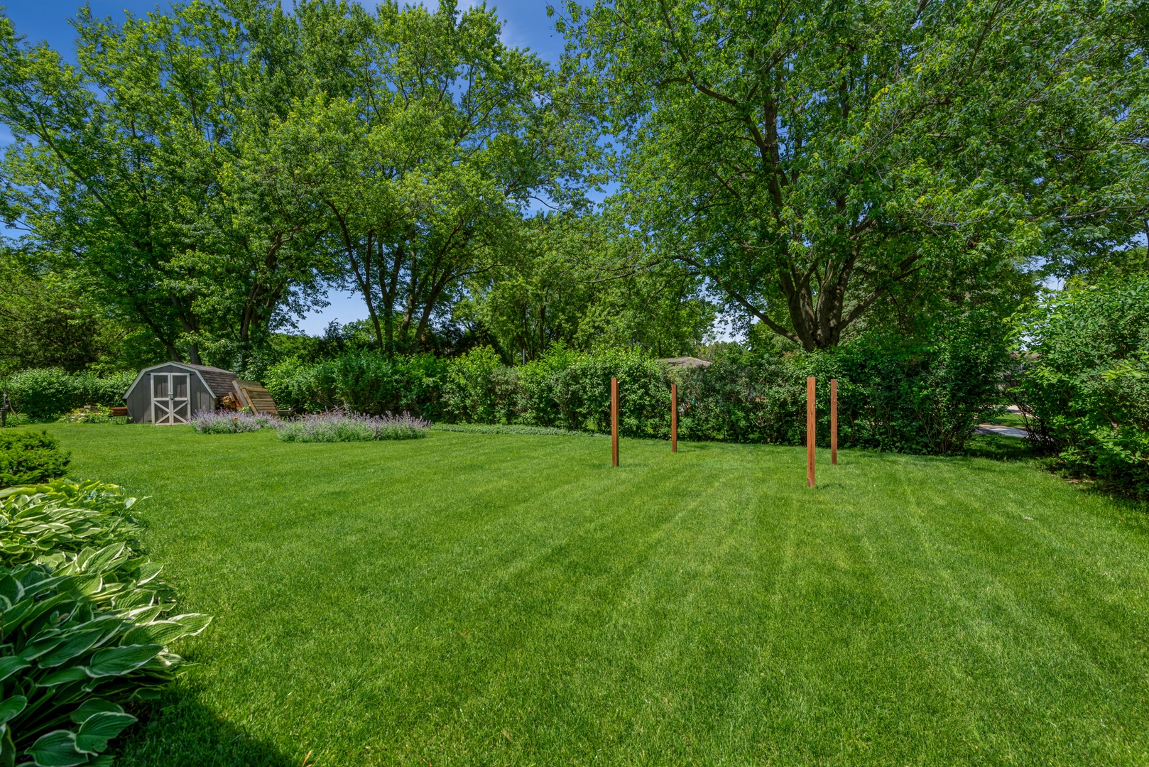 426 High Road Cary, IL 60013 - Photo 27 of 28 a view of a garden