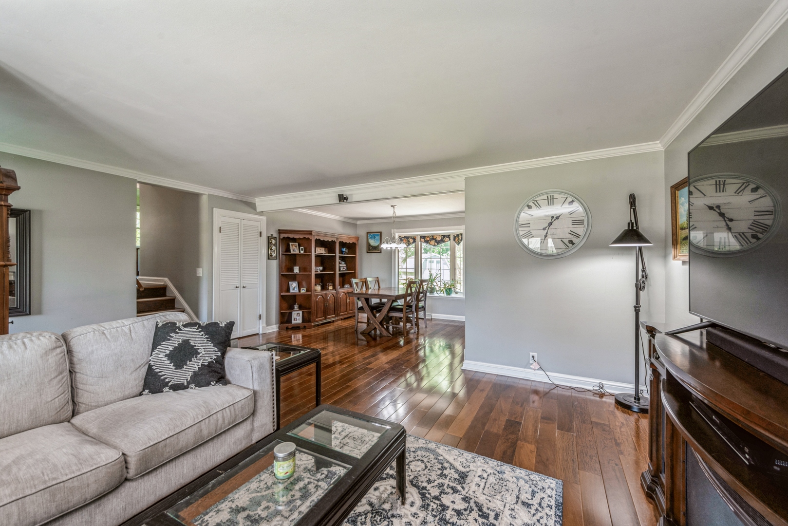 426 High Road Cary, IL 60013 - Photo 6 of 28 a living room with furniture and wooden floor
