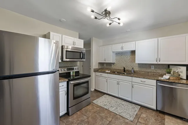 $2,350 | 2948 Elmwood Street, Portage, IN 46368