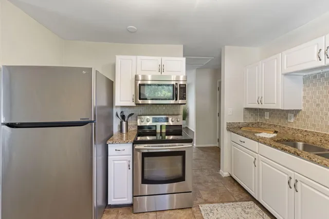 $2,350 | 2948 Elmwood Street, Portage, IN 46368