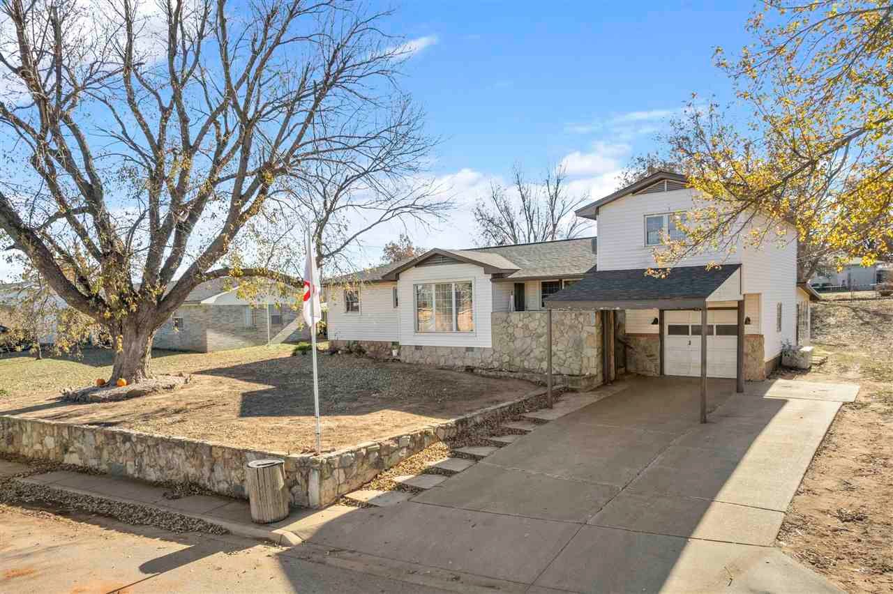 10 Camden Way Perry, OK 73077 - Photo 4 of 31 Gallery Image 4