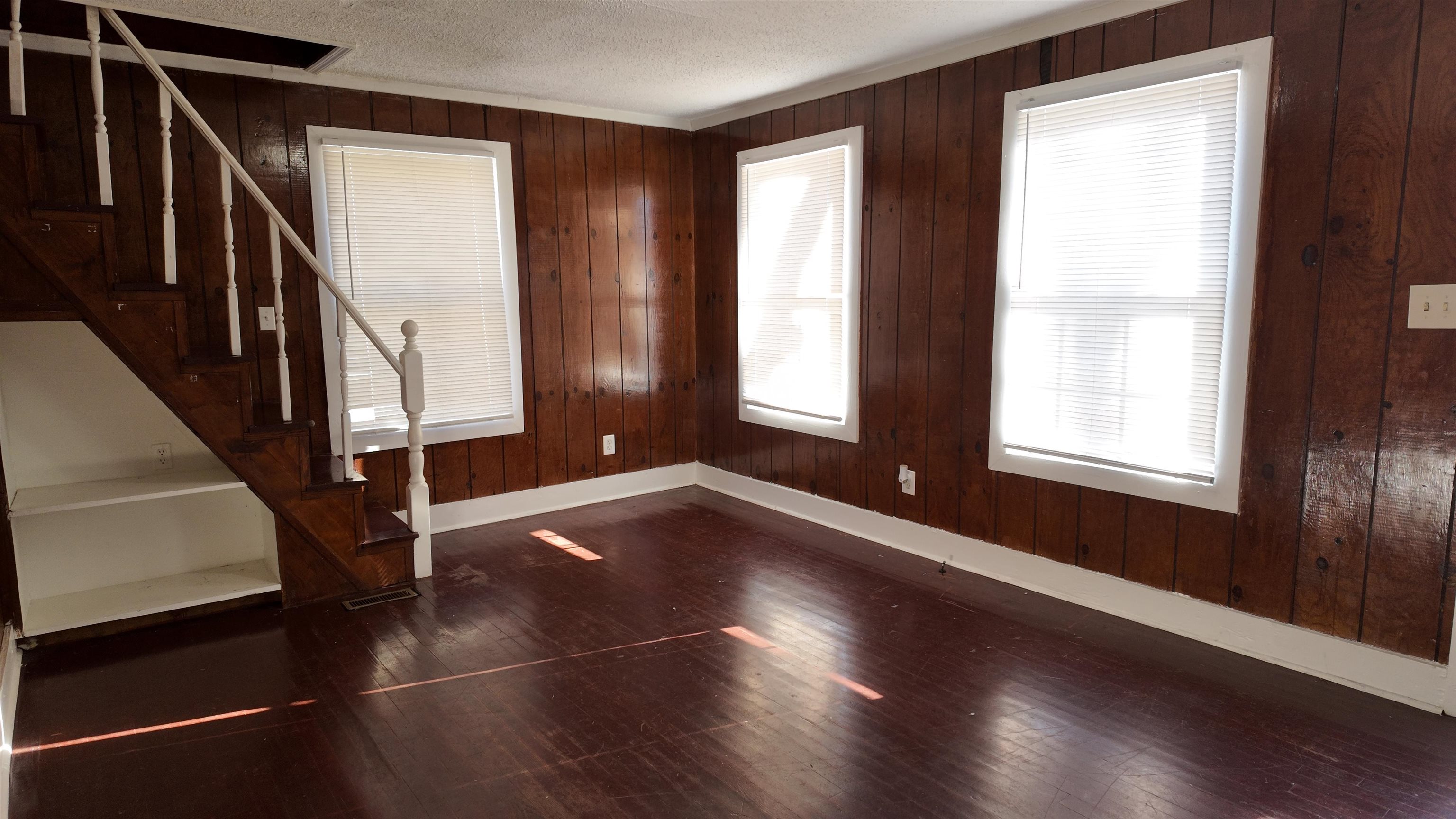 146 White Oak Road Spartanburg, SC 29301 - Photo 3 of 27