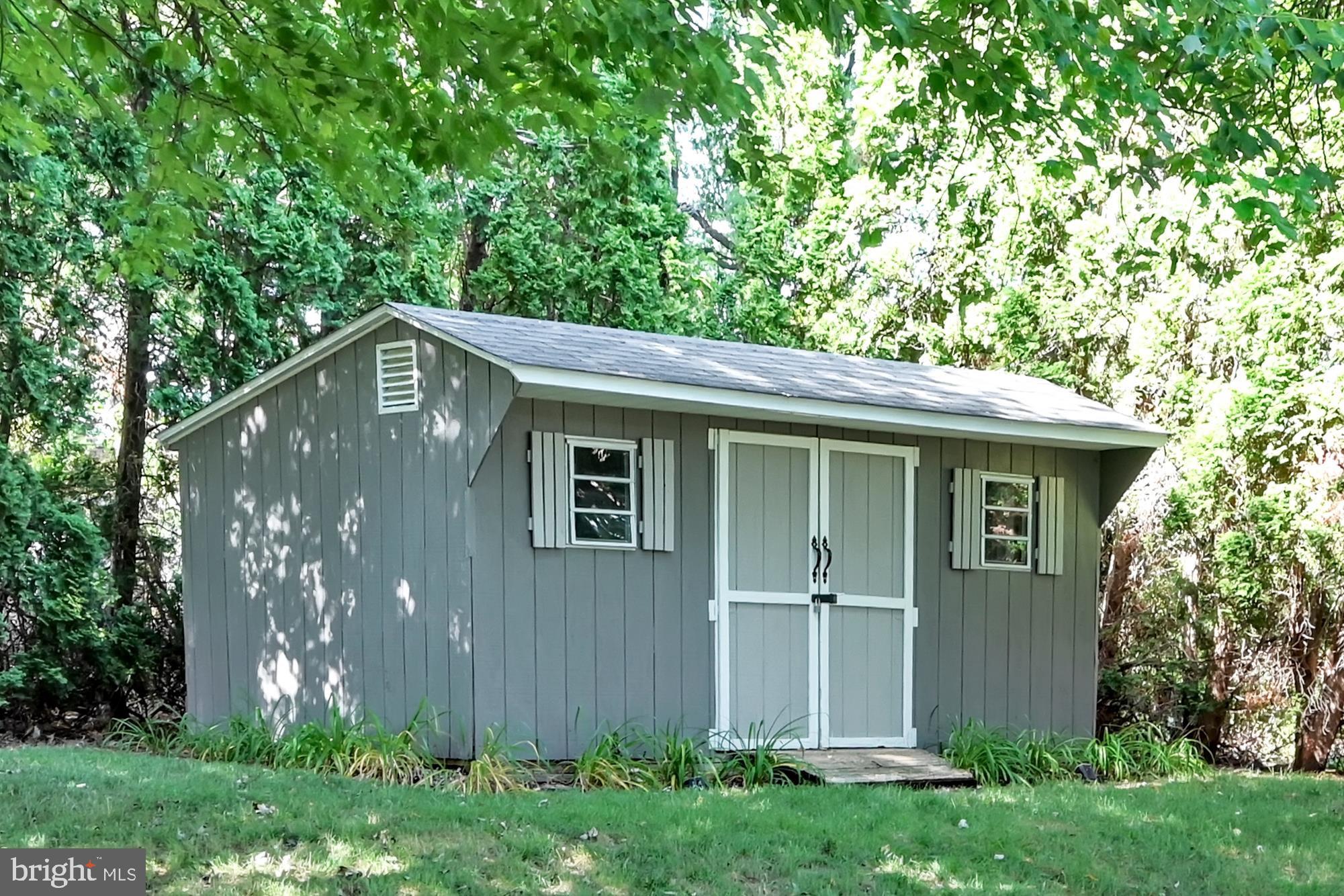 4815 Delbrook Road Mechanicsburg, PA 17050 - Photo 23 of 34 Shed