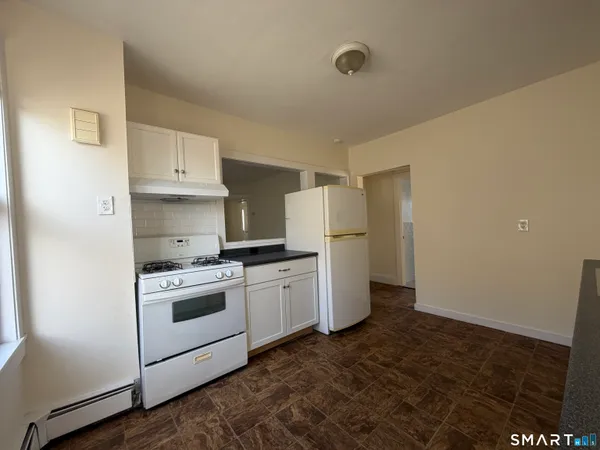 $2,200 | 37-41 Jackson Avenue, Unit 3, Bridgeport, CT 06606