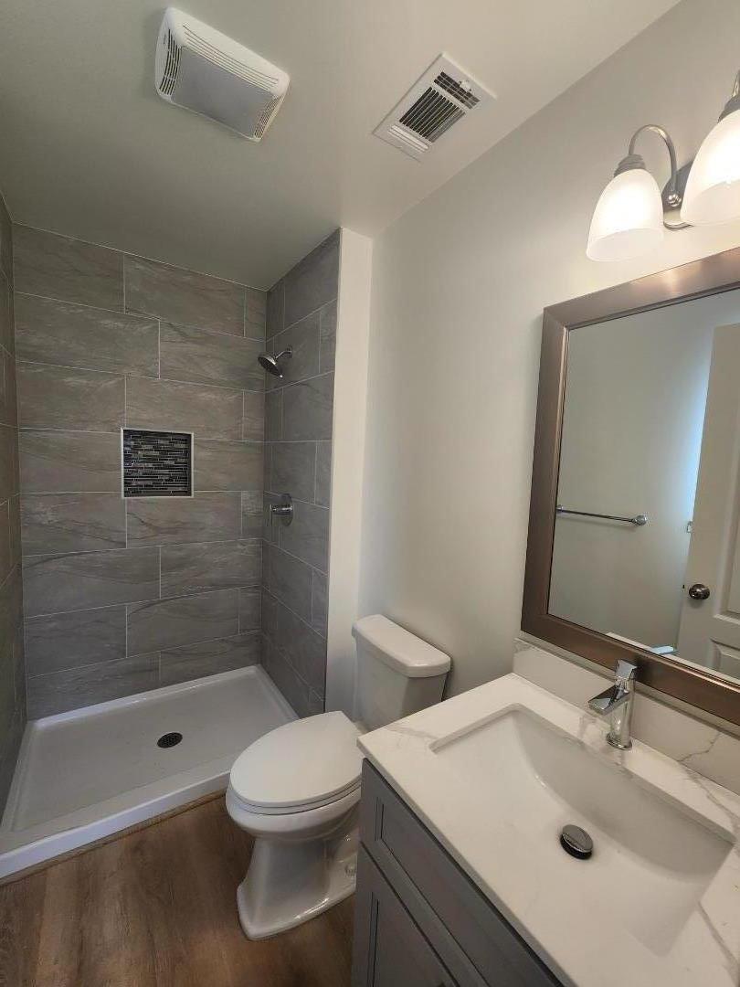 3280 Cheyenne Drive Merced, CA 95348 - Photo 31 of 34 a bathroom with a sink a toilet and shower