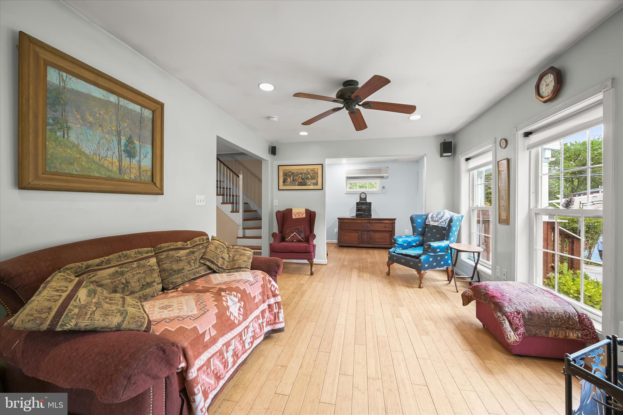 301 Dale Drive Silver Spring, MD 20910 - Photo 5 of 40 Living Room