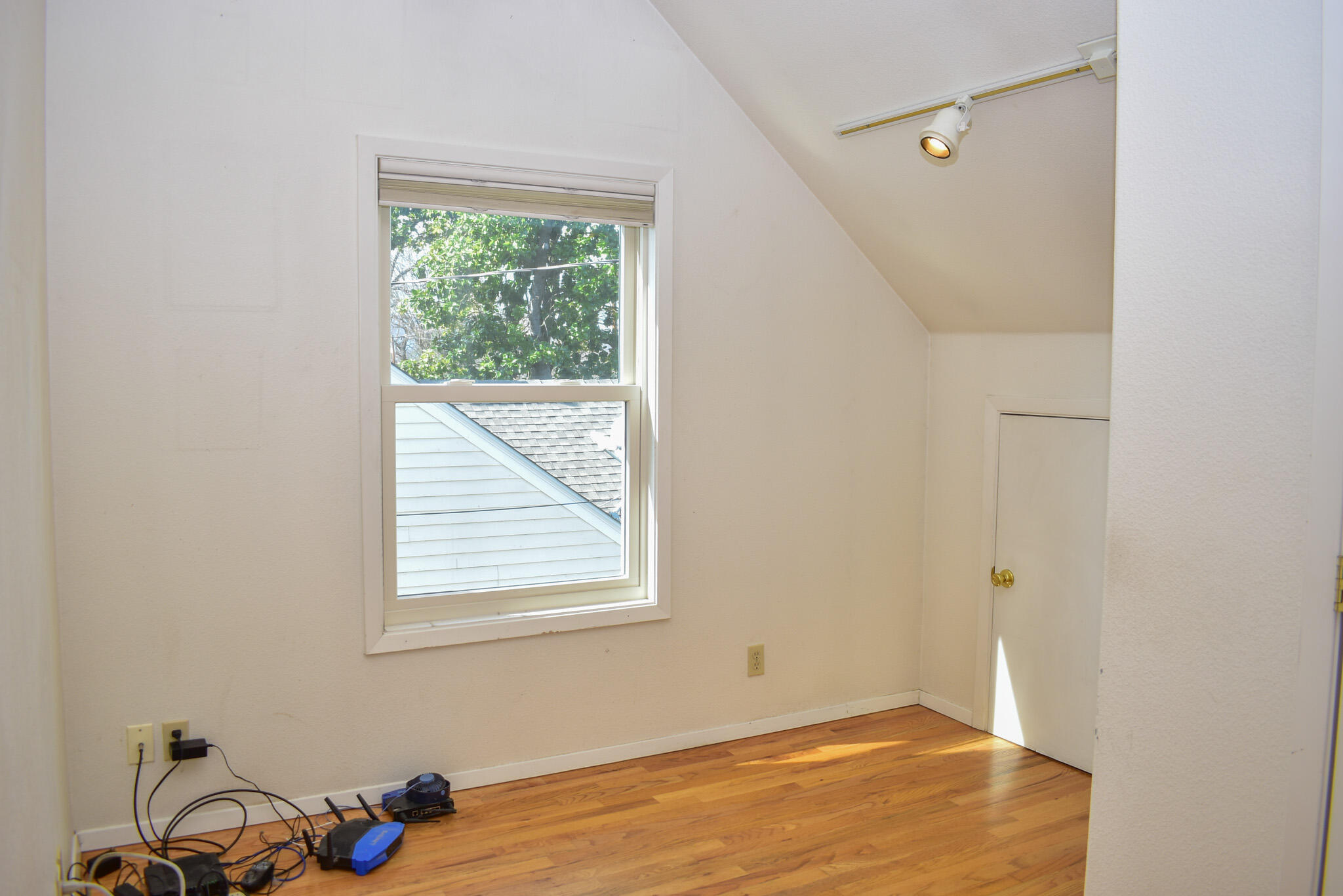 1116 Reddy Avenue Medford, OR 97504 - Photo 32 of 45 Upstairs, Main House #1116