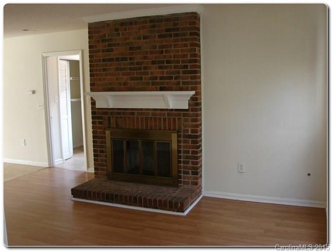 5311 Reedham Court Charlotte, NC 28208 - Photo 3 of 24