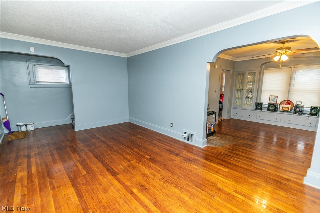 1064 Pembrook Road Cleveland Heights, OH 44121 - Photo 5 of 24