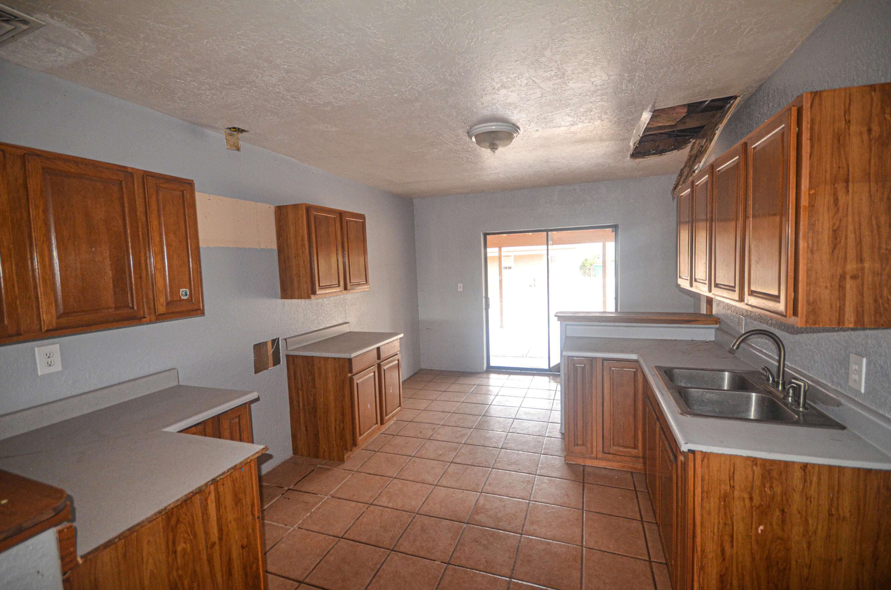 1401 Santa Rosa Avenue Southwest Albuquerque, NM 87105 - Photo 5 of 28 Gallery Image 5