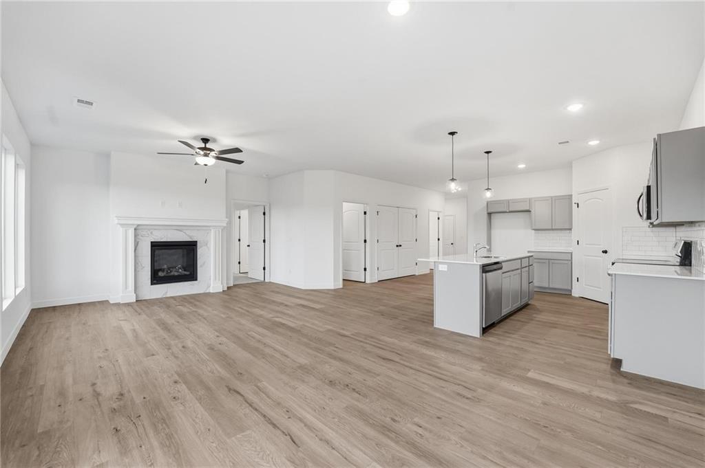 20533 Millview Road Spring Hill, KS 66083 - Photo 5 of 28 Gallery Image 5