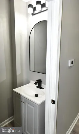 $1,600 | 2225 West Baltimore Street, Baltimore, MD 21223