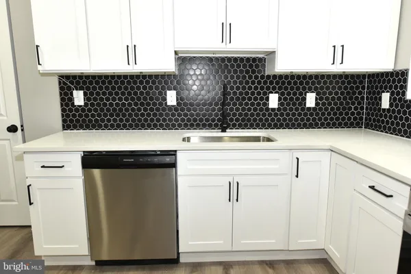 $1,600 | 2225 West Baltimore Street, Baltimore, MD 21223