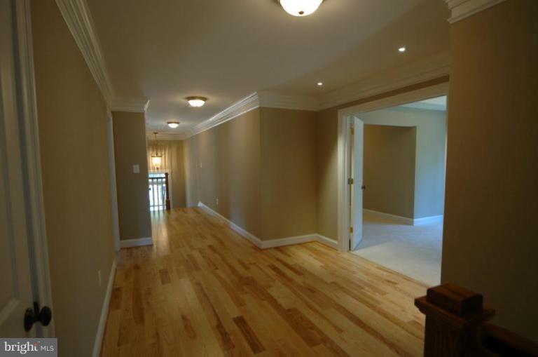 10203 Browns Mill Road Vienna, VA 22182 - Photo 27 of 30 Hallway